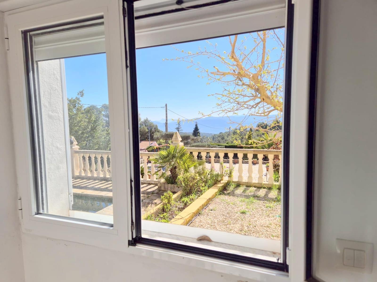 4 soverom Villa til salgs i Moixent med svømmebasseng garasje - € 190 000 (Ref: 9726751)