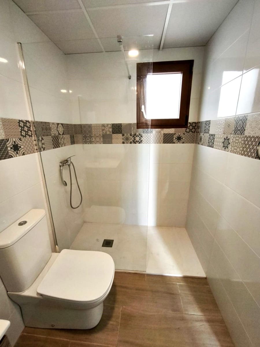 4 bedroom Townhouse for sale in L'Alcudia de Crespins - € 125,000 (Ref: 9726752)