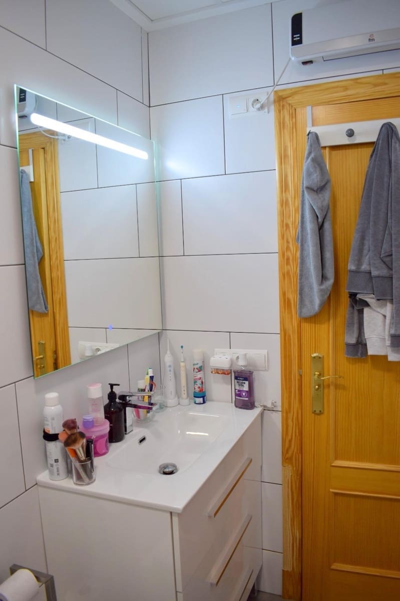 Chalet de 4 habitaciones en Moixent en venta con piscina garaje - 300.000 € (Ref: 9741836)