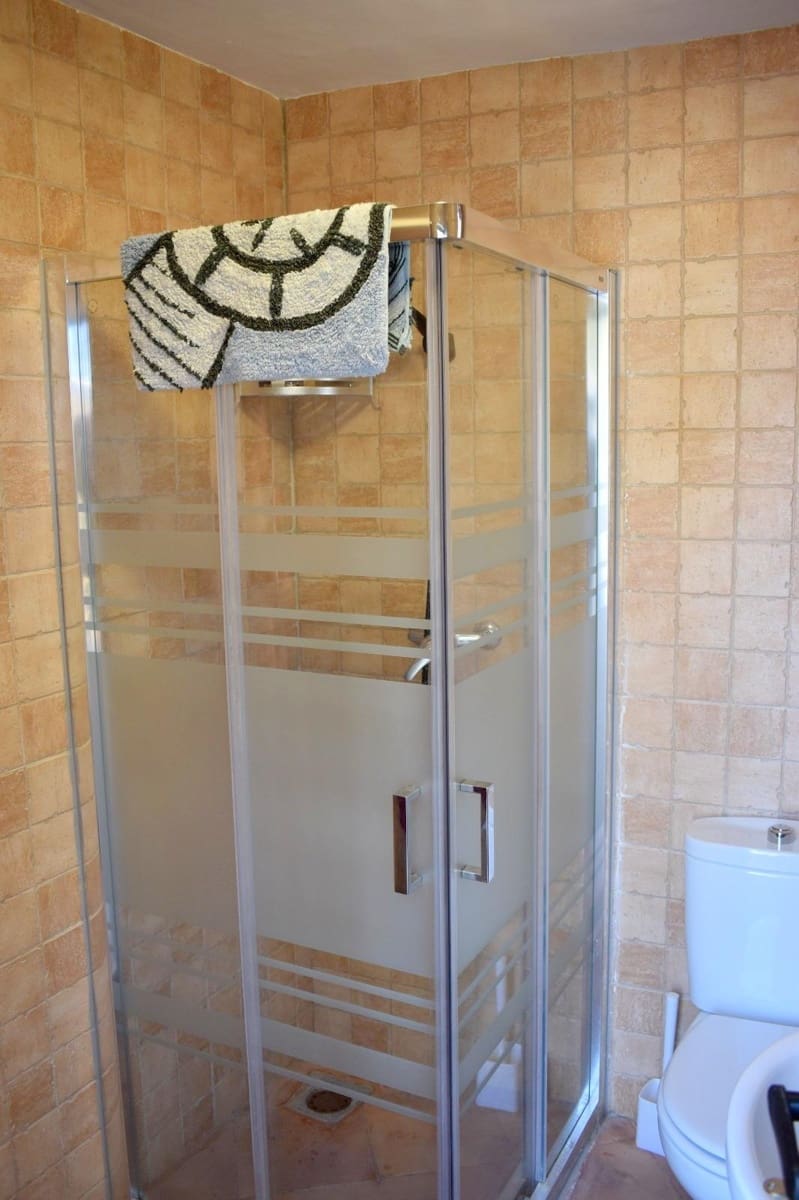 Chalet de 4 habitaciones en Moixent en venta con piscina garaje - 300.000 € (Ref: 9741836)