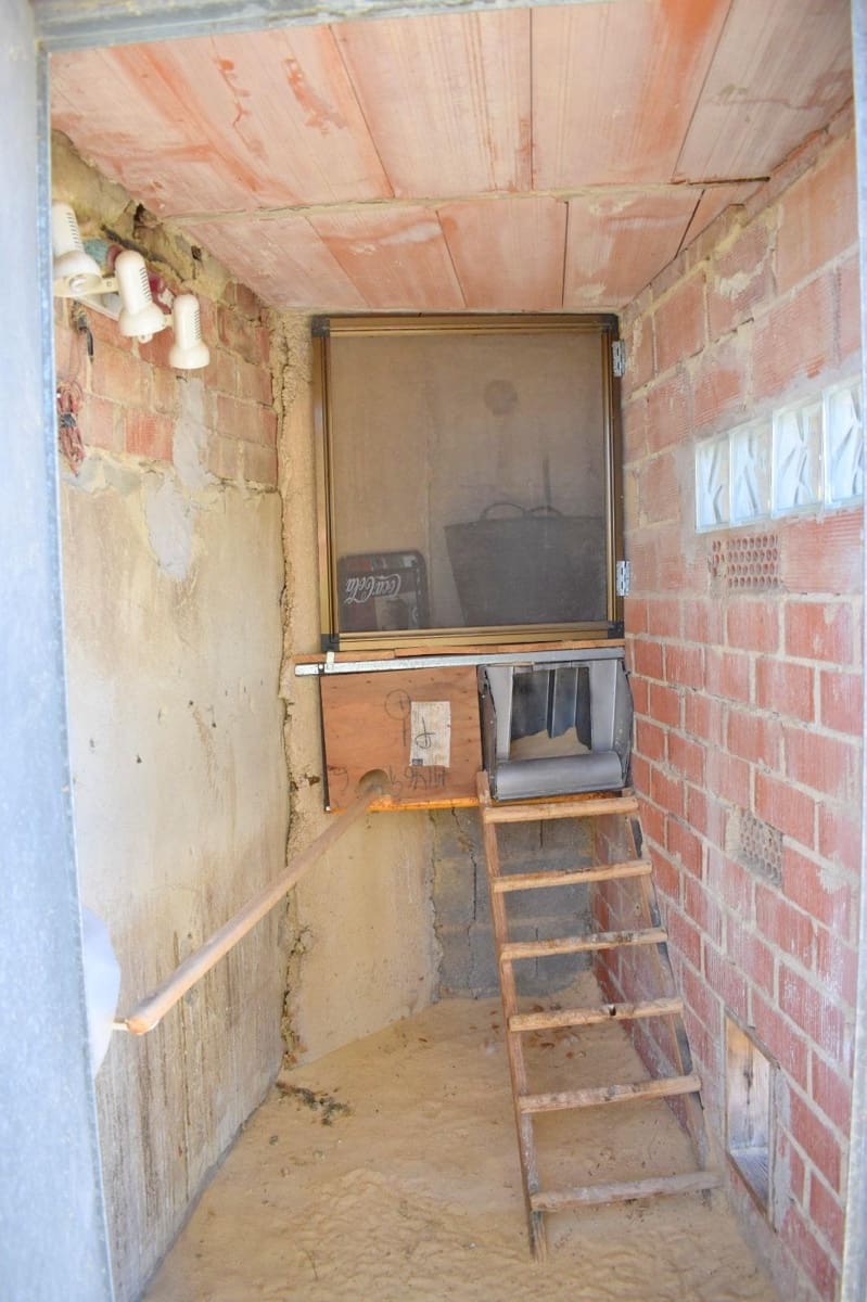 Chalet de 4 habitaciones en Moixent en venta con piscina garaje - 300.000 € (Ref: 9741836)