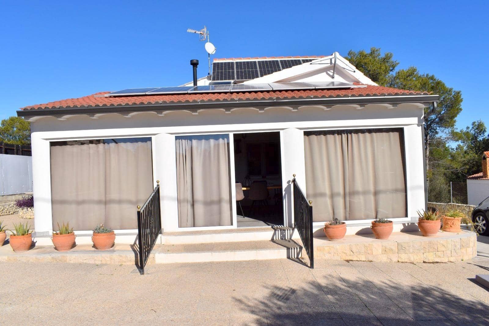 Chalet de 4 habitaciones en Moixent en venta con piscina garaje - 300.000 € (Ref: 9741836)