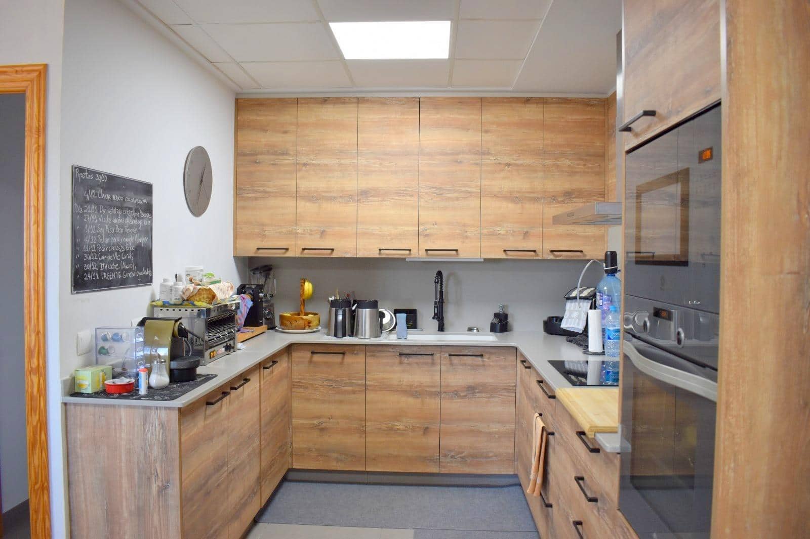 Chalet de 4 habitaciones en Moixent en venta con piscina garaje - 300.000 € (Ref: 9741836)