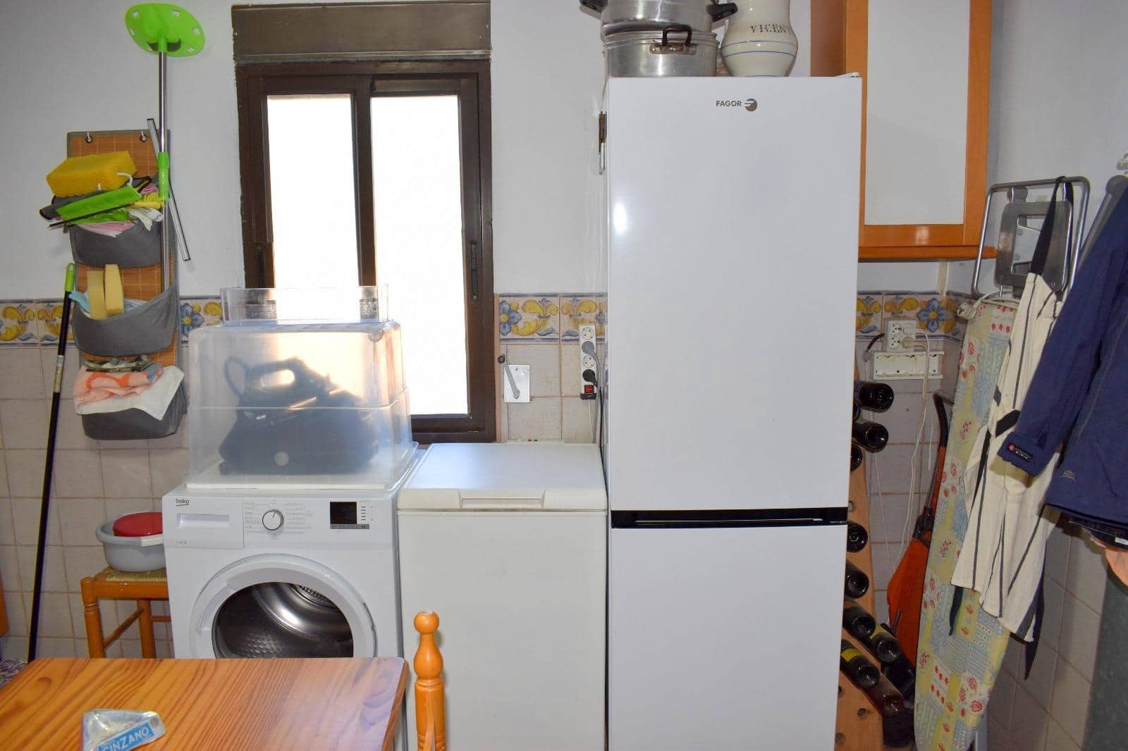 Chalet de 4 habitaciones en Moixent en venta con piscina garaje - 300.000 € (Ref: 9741836)