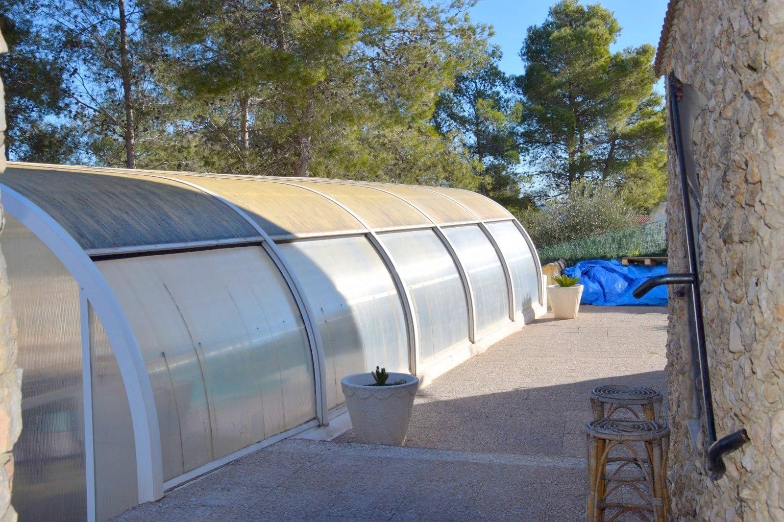 Chalet de 4 habitaciones en Moixent en venta con piscina garaje - 300.000 € (Ref: 9741836)