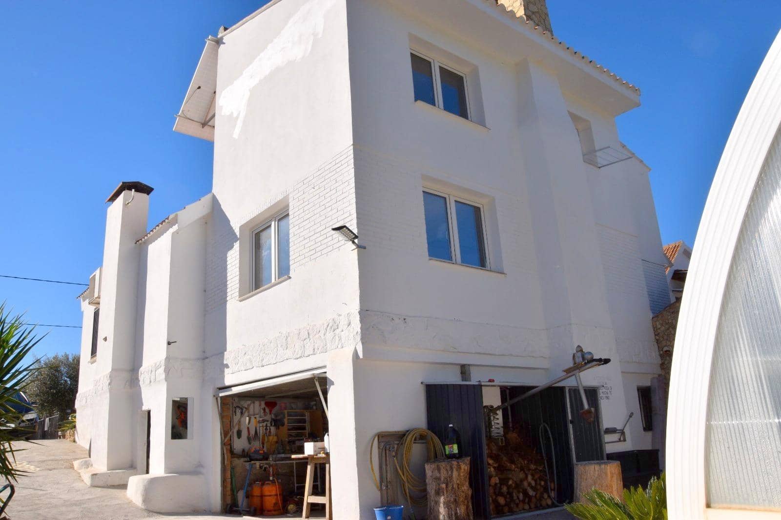 Chalet de 4 habitaciones en Moixent en venta con piscina garaje - 300.000 € (Ref: 9741836)