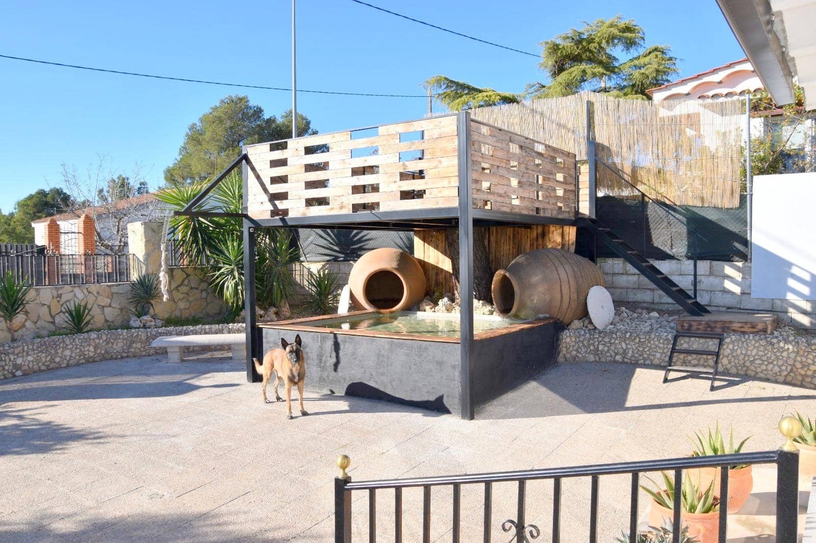 Chalet de 4 habitaciones en Moixent en venta con piscina garaje - 300.000 € (Ref: 9741836)