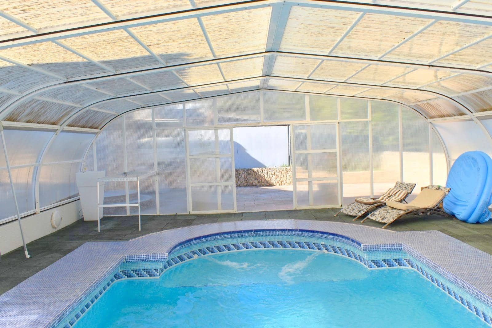 Chalet de 4 habitaciones en Moixent en venta con piscina garaje - 300.000 € (Ref: 9741836)