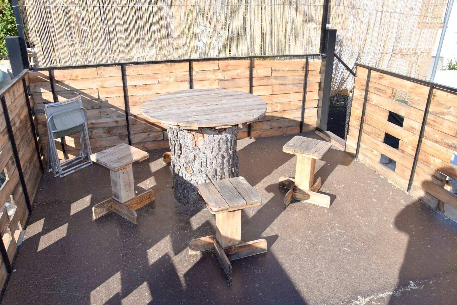 Chalet de 4 habitaciones en Moixent en venta con piscina garaje - 300.000 € (Ref: 9741836)