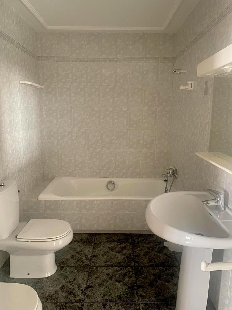 3 bedroom Flat for rent in Moixent - € 400 (Ref: 9752139)