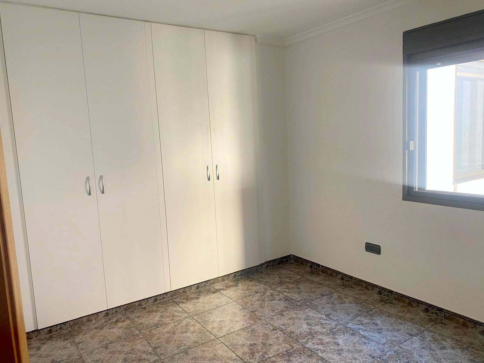 3 bedroom Flat for rent in Moixent - € 400 (Ref: 9752139)