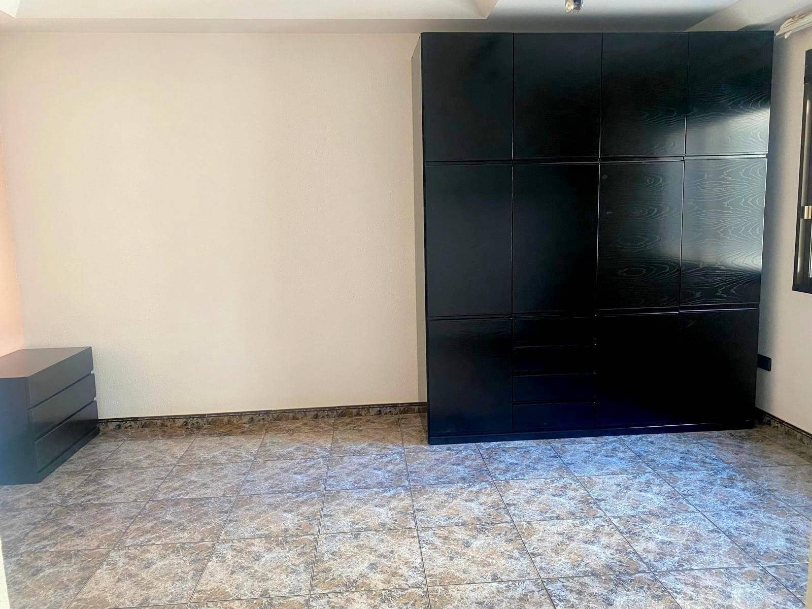 3 bedroom Flat for rent in Moixent - € 400 (Ref: 9752139)