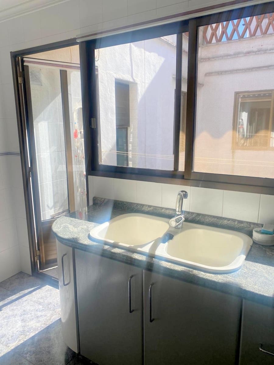 3 bedroom Flat for rent in Moixent - € 400 (Ref: 9752139)