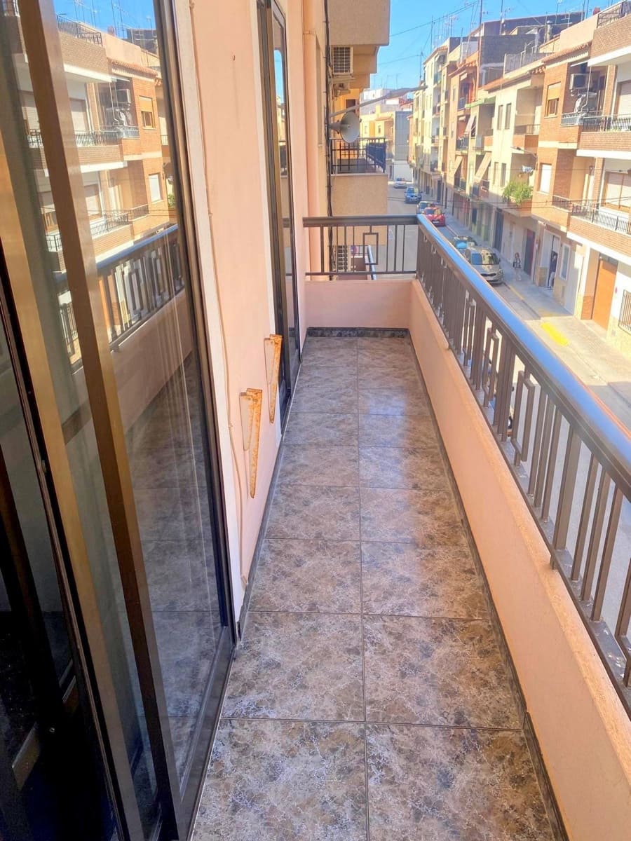 3 bedroom Flat for rent in Moixent - € 400 (Ref: 9752139)