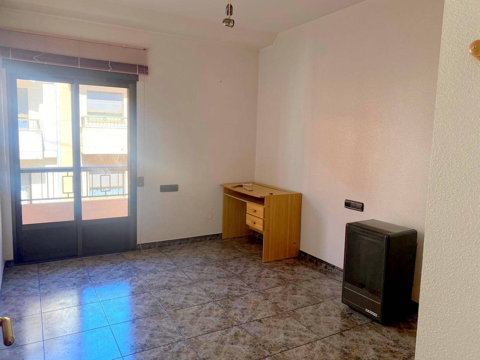 3 bedroom Flat for rent in Moixent - € 400 (Ref: 9752139)