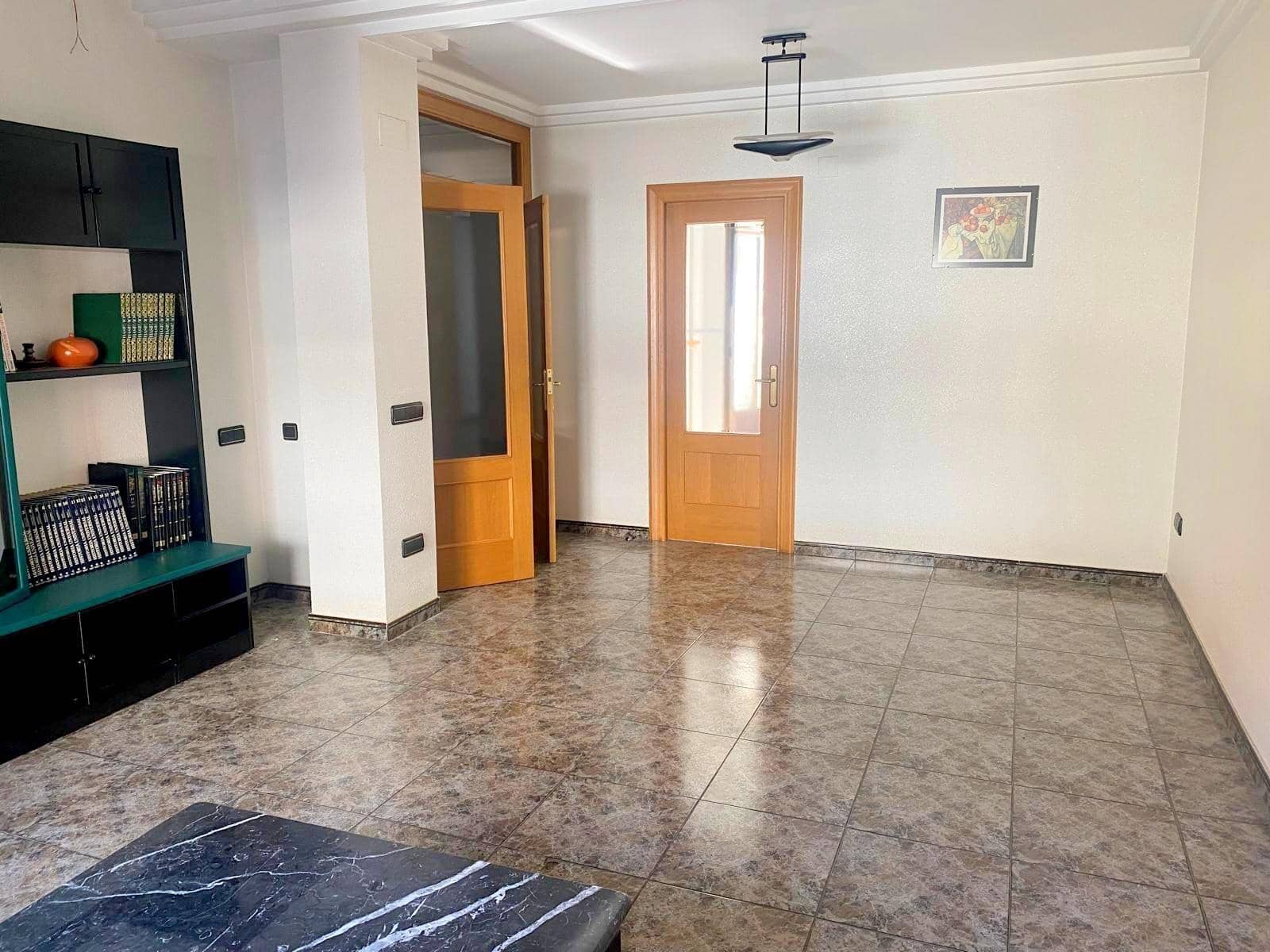 3 bedroom Flat for rent in Moixent - € 400 (Ref: 9752139)