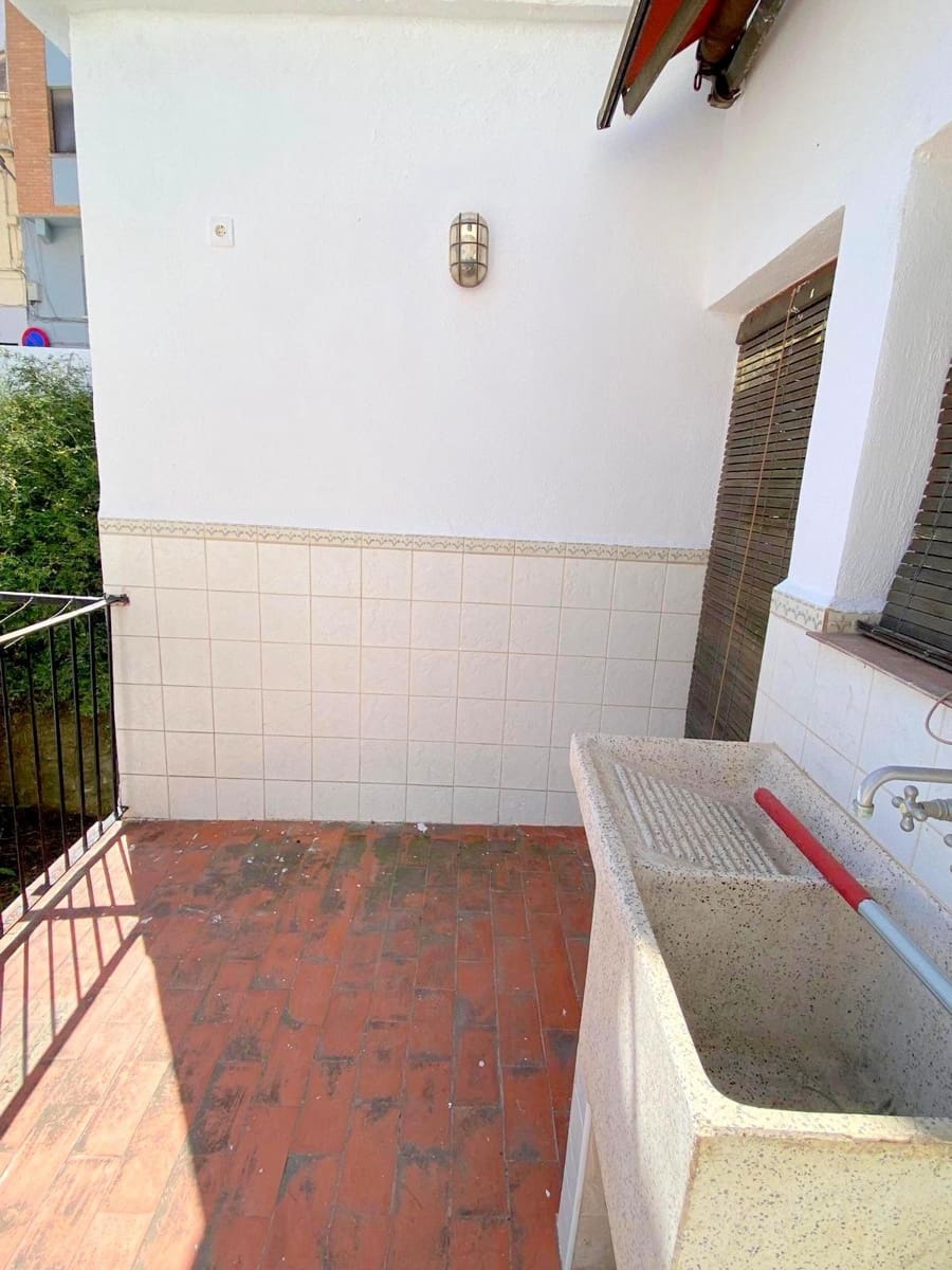 4 bedroom Townhouse for sale in Moixent with pool - € 200,000 (Ref: 9884927)