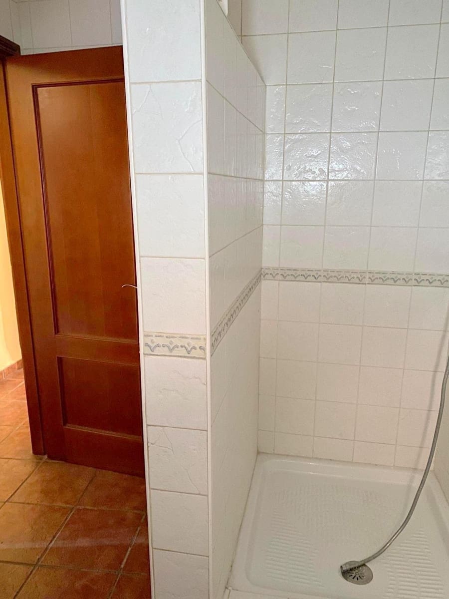 4 bedroom Townhouse for sale in Moixent with pool - € 200,000 (Ref: 9884927)