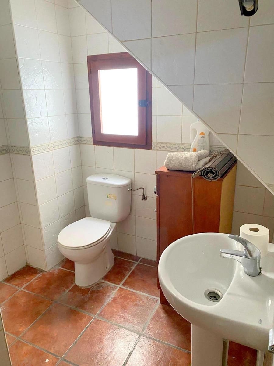 4 bedroom Townhouse for sale in Moixent with pool - € 200,000 (Ref: 9884927)
