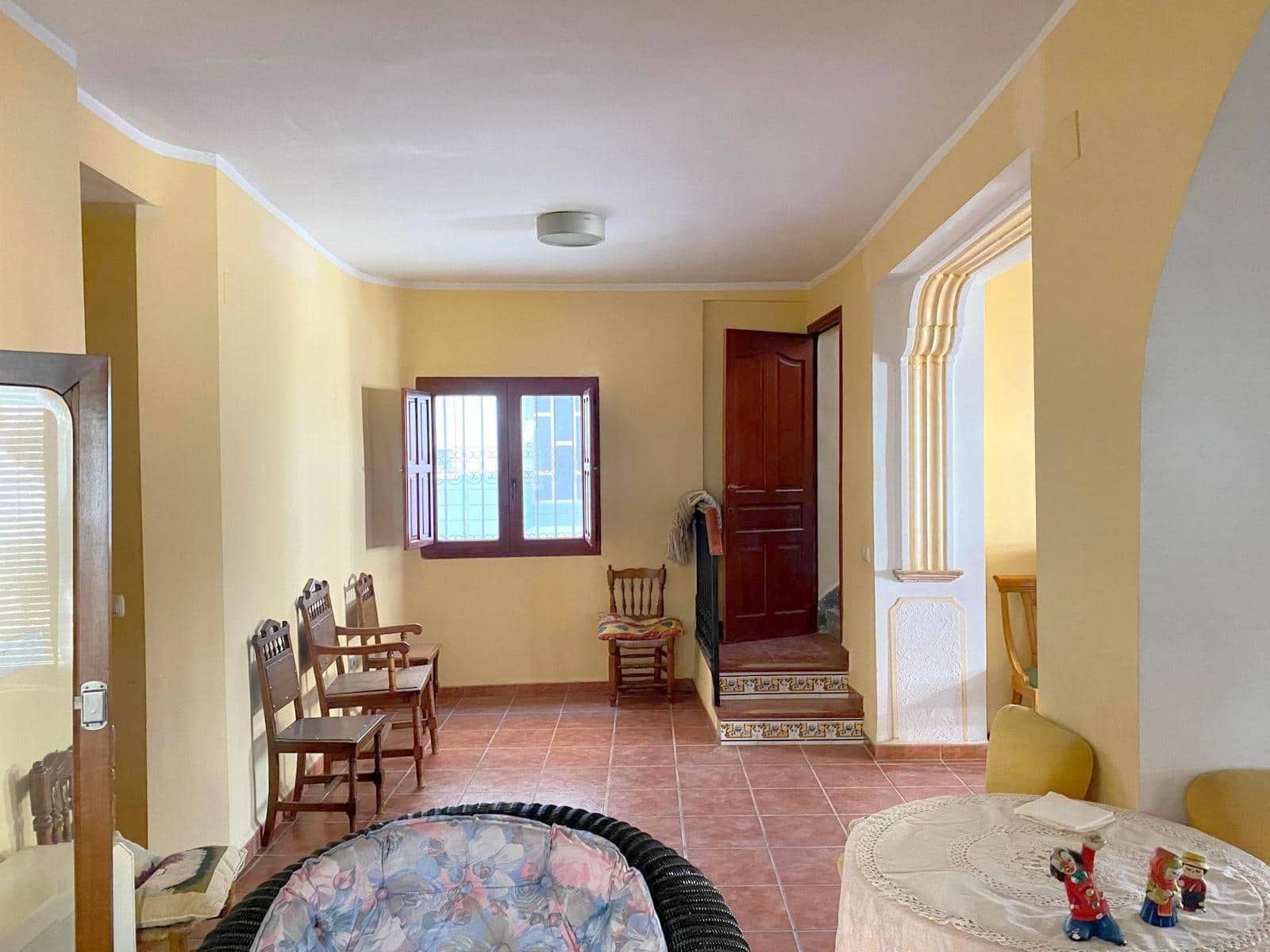 4 bedroom Townhouse for sale in Moixent with pool - € 200,000 (Ref: 9884927)