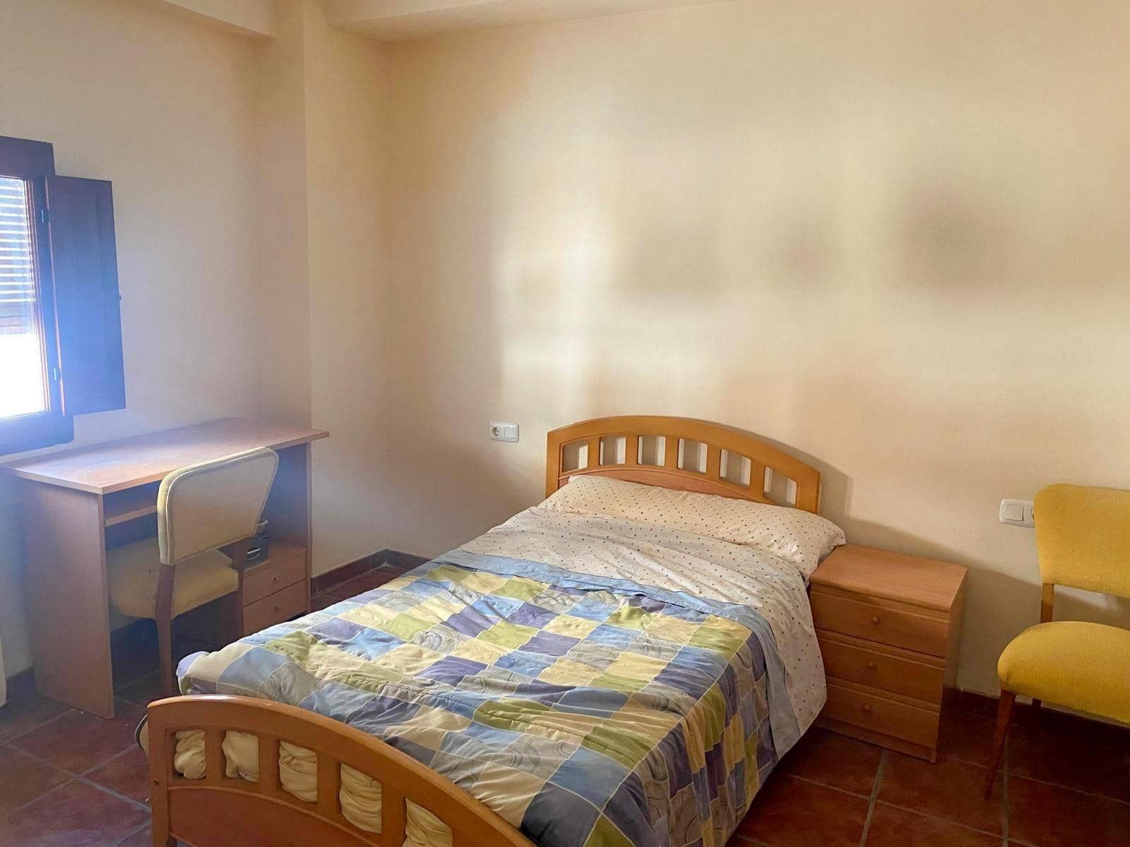 4 bedroom Townhouse for sale in Moixent with pool - € 200,000 (Ref: 9884927)