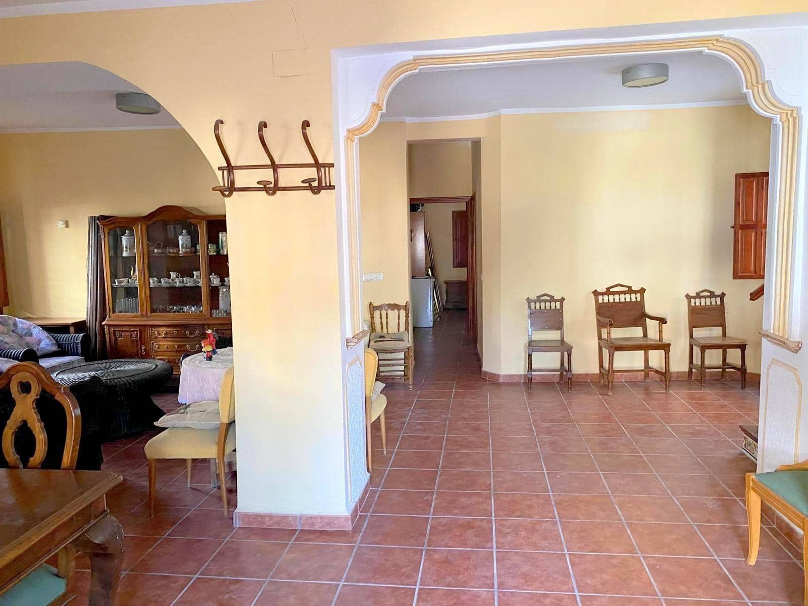 4 bedroom Townhouse for sale in Moixent with pool - € 200,000 (Ref: 9884927)