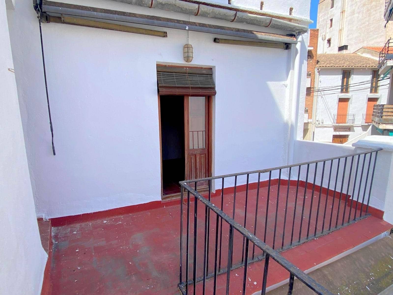 4 bedroom Townhouse for sale in Moixent with pool - € 200,000 (Ref: 9884927)