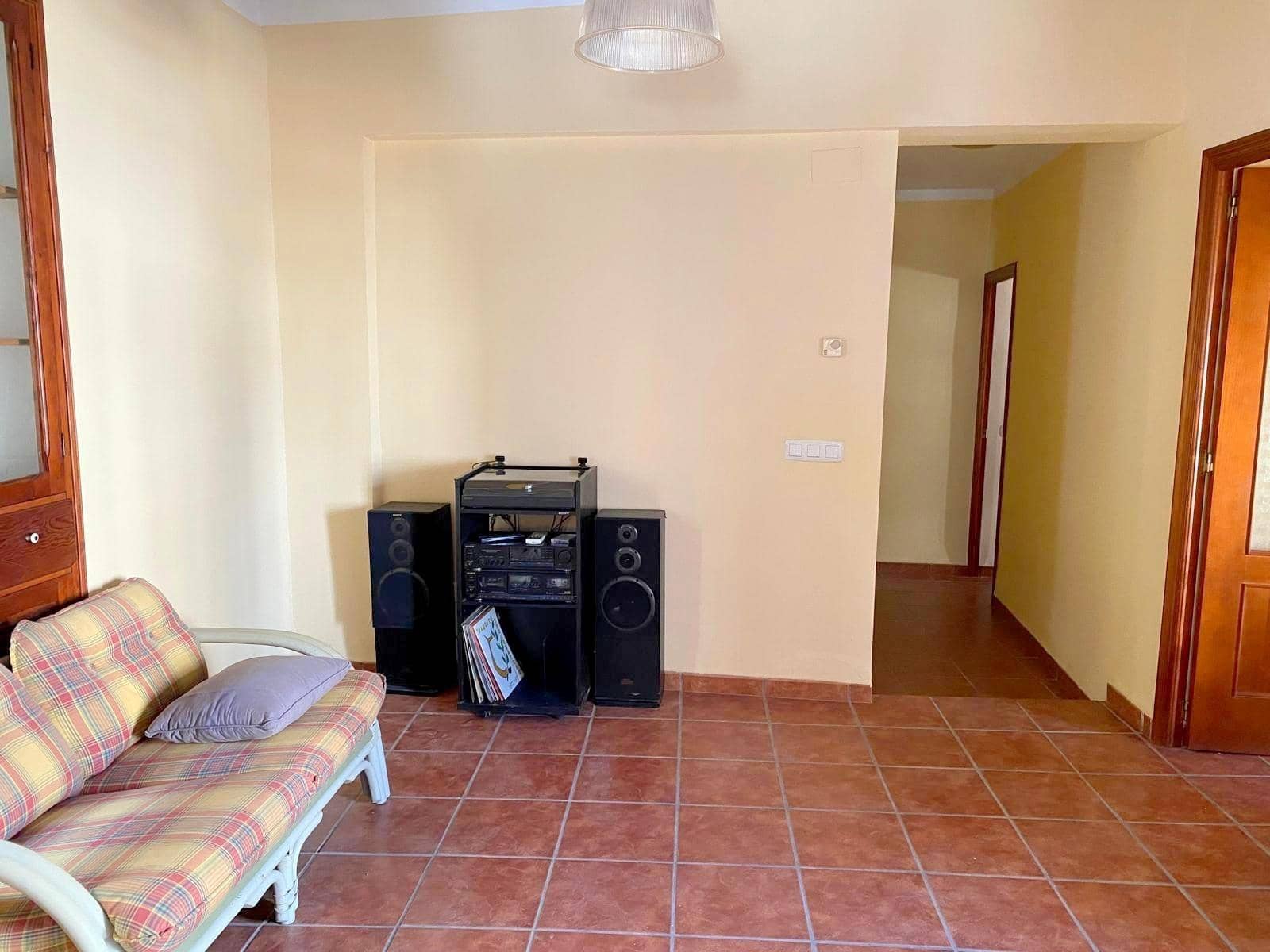 4 bedroom Townhouse for sale in Moixent with pool - € 200,000 (Ref: 9884927)