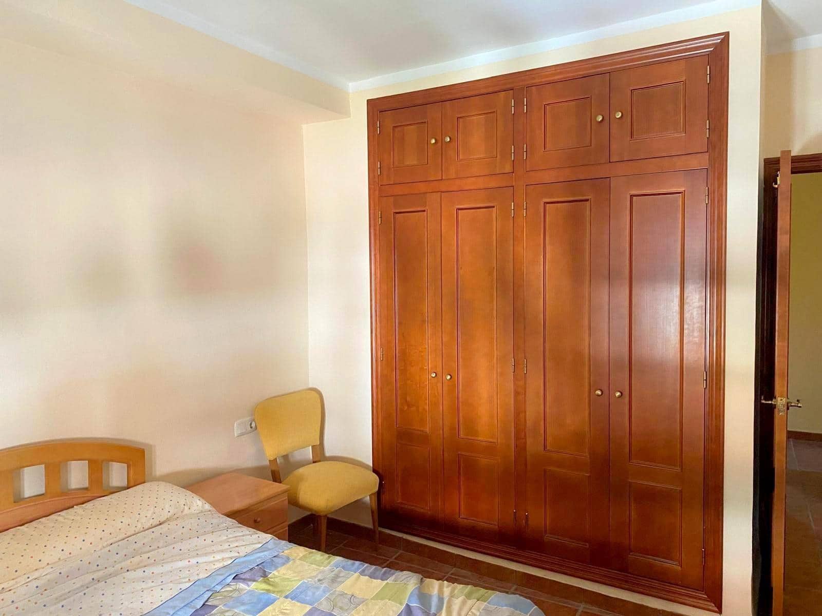 4 bedroom Townhouse for sale in Moixent with pool - € 200,000 (Ref: 9884927)