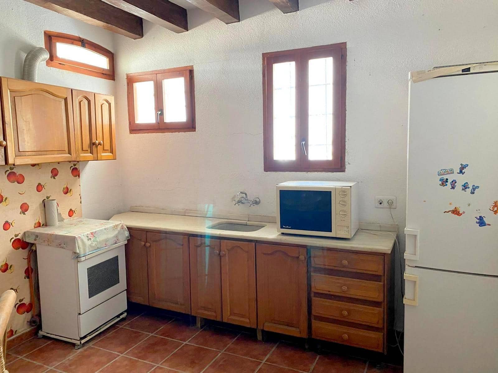 4 bedroom Townhouse for sale in Moixent with pool - € 200,000 (Ref: 9884927)