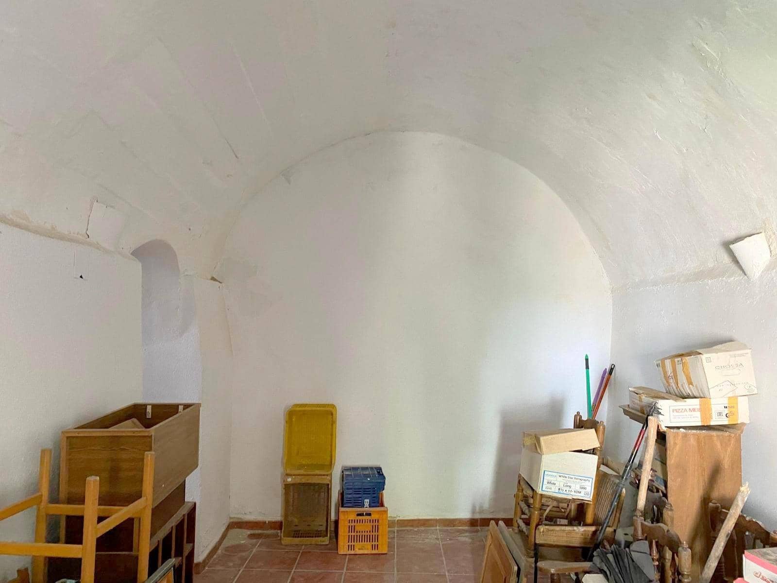 4 bedroom Townhouse for sale in Moixent with pool - € 200,000 (Ref: 9884927)