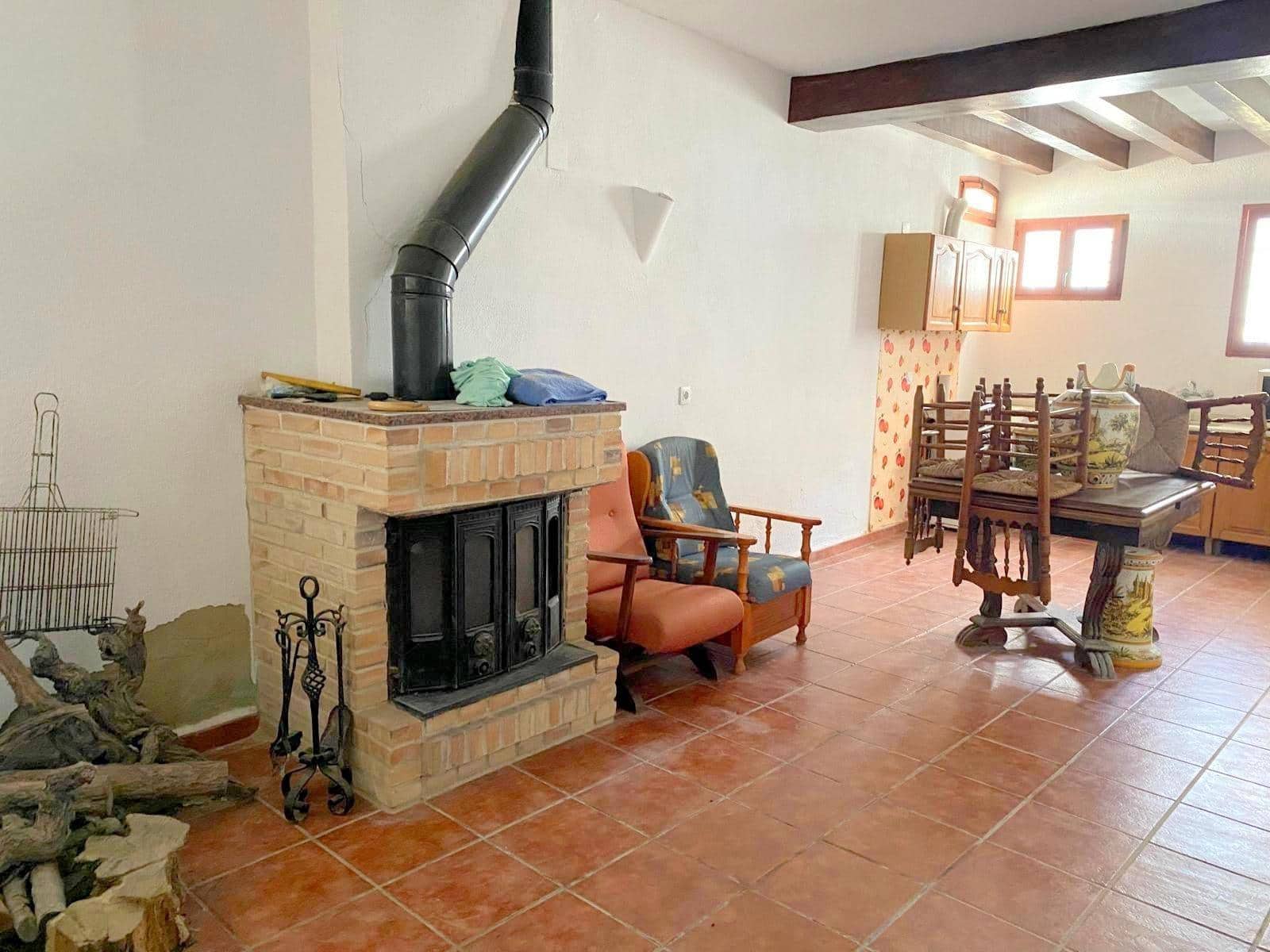 4 bedroom Townhouse for sale in Moixent with pool - € 200,000 (Ref: 9884927)