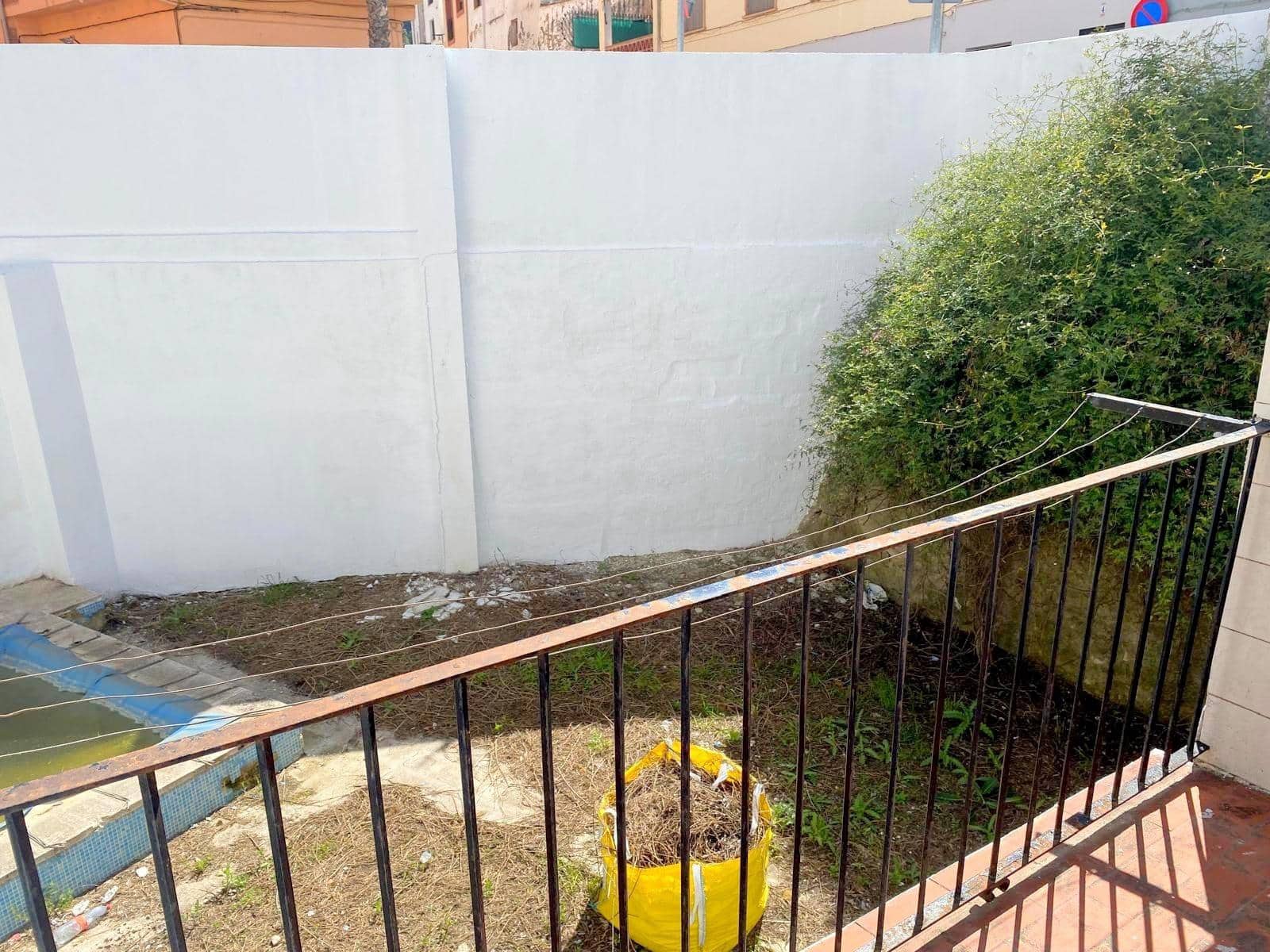 4 bedroom Townhouse for sale in Moixent with pool - € 200,000 (Ref: 9884927)
