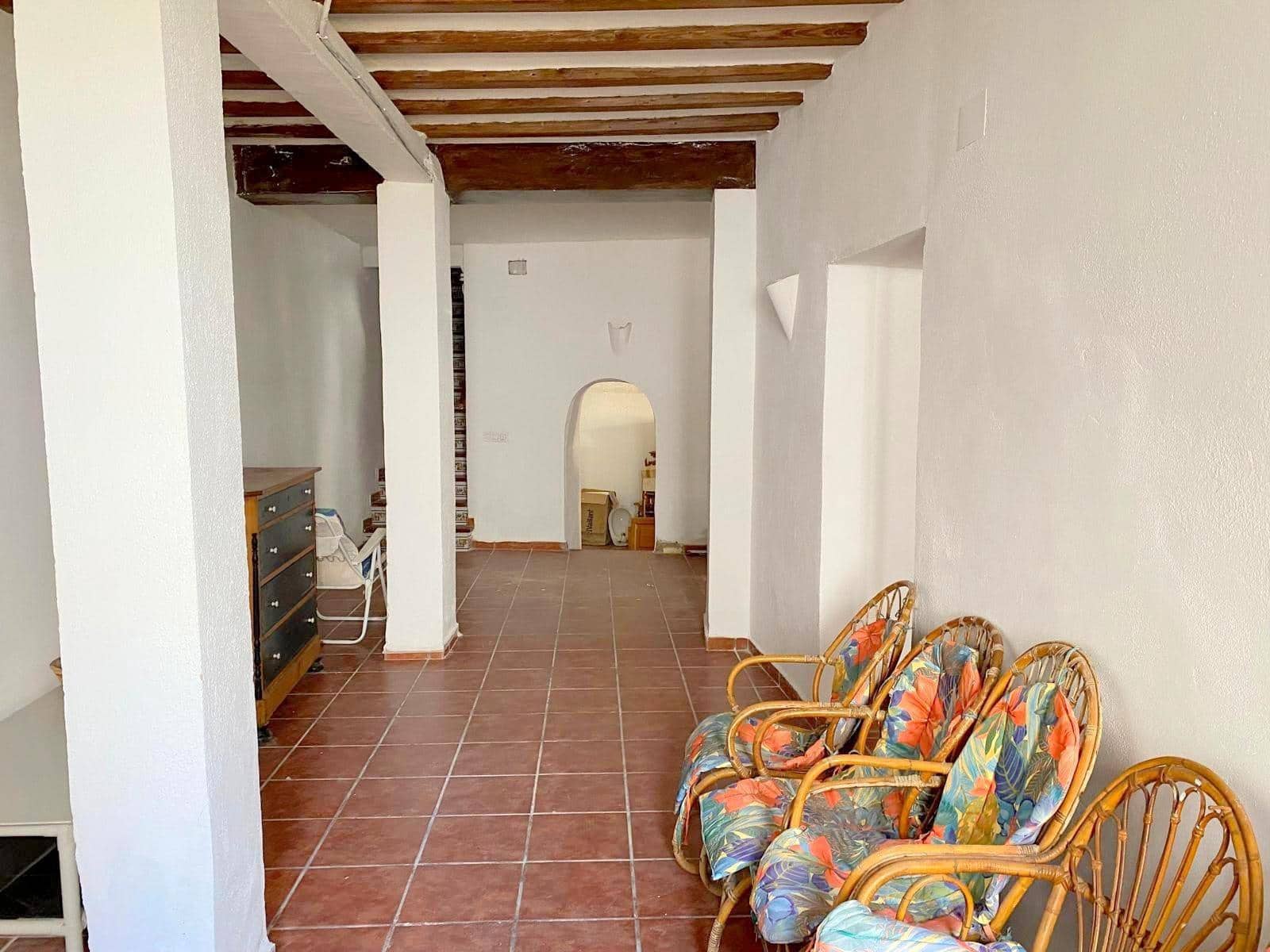 4 bedroom Townhouse for sale in Moixent with pool - € 200,000 (Ref: 9884927)
