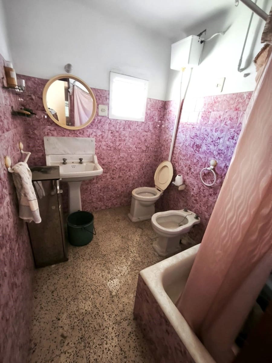 Casa de 5 habitaciones en Canals en venta - 95.000 € (Ref: 9890493)
