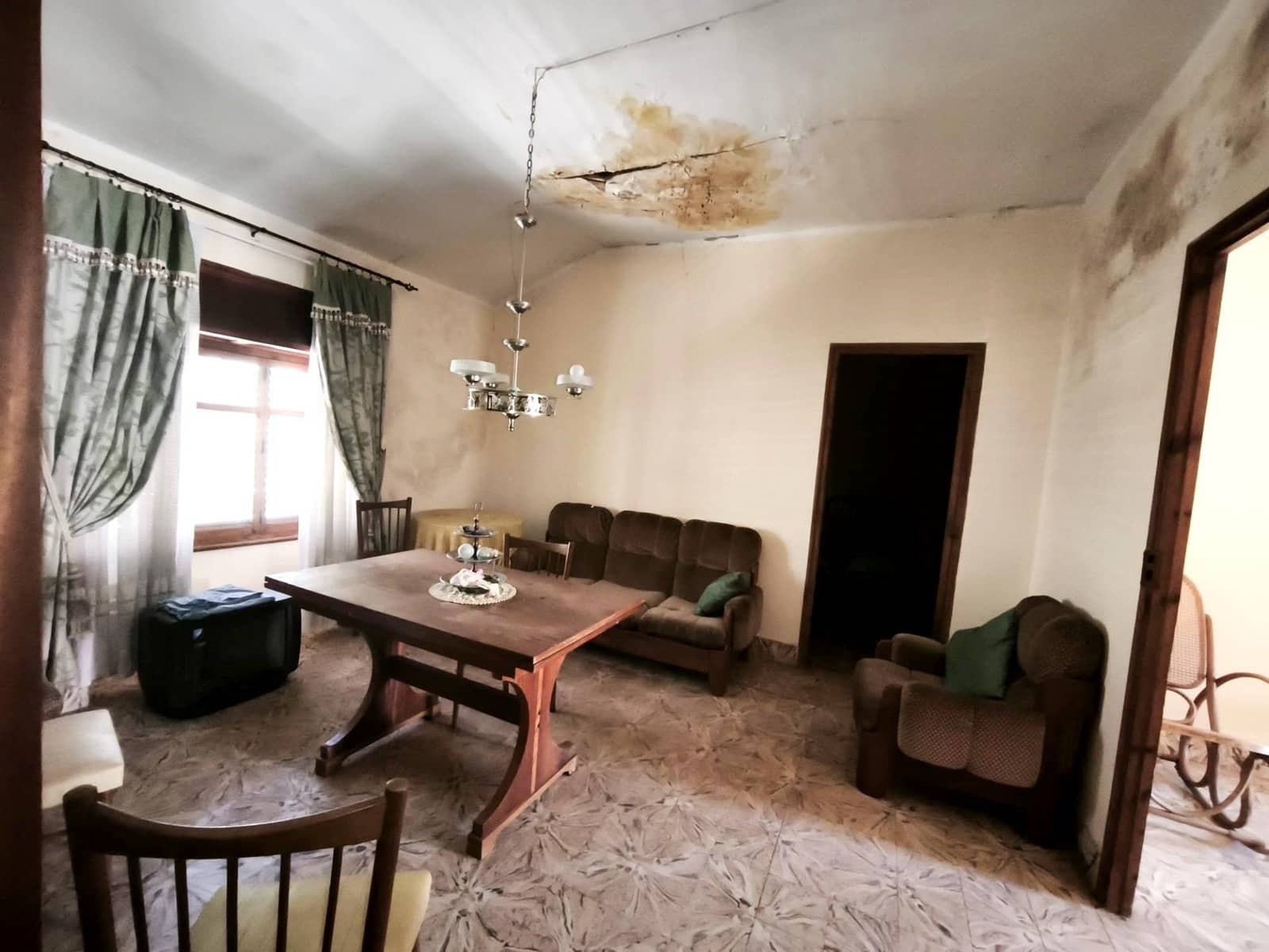 Casa de 5 habitaciones en Canals en venta - 95.000 € (Ref: 9890493)