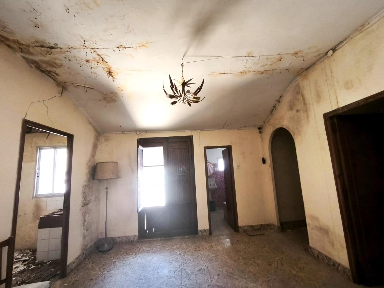 Casa de 5 habitaciones en Canals en venta - 95.000 € (Ref: 9890493)