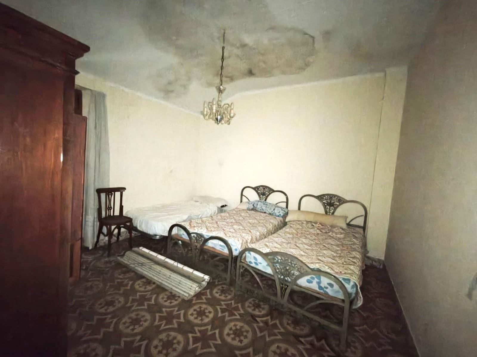 Casa de 5 habitaciones en Canals en venta - 95.000 € (Ref: 9890493)