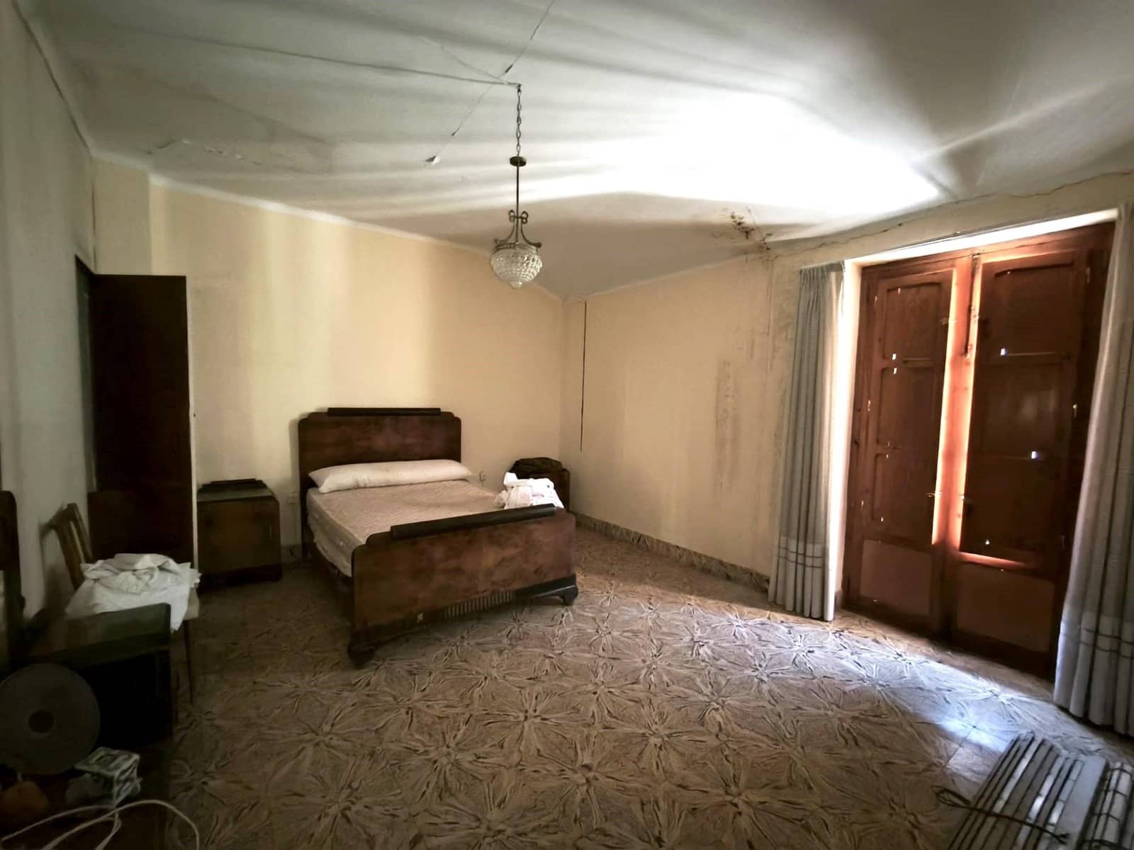 Casa de 5 habitaciones en Canals en venta - 95.000 € (Ref: 9890493)