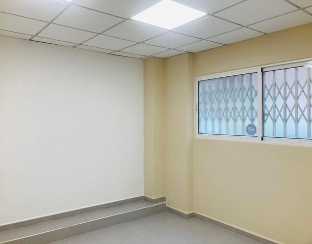 Commercial for rent in Xàtiva - € 750 (Ref: 9898902)