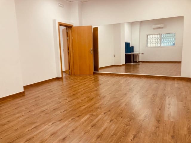 Commercial for rent in Xàtiva - € 750 (Ref: 9898902)