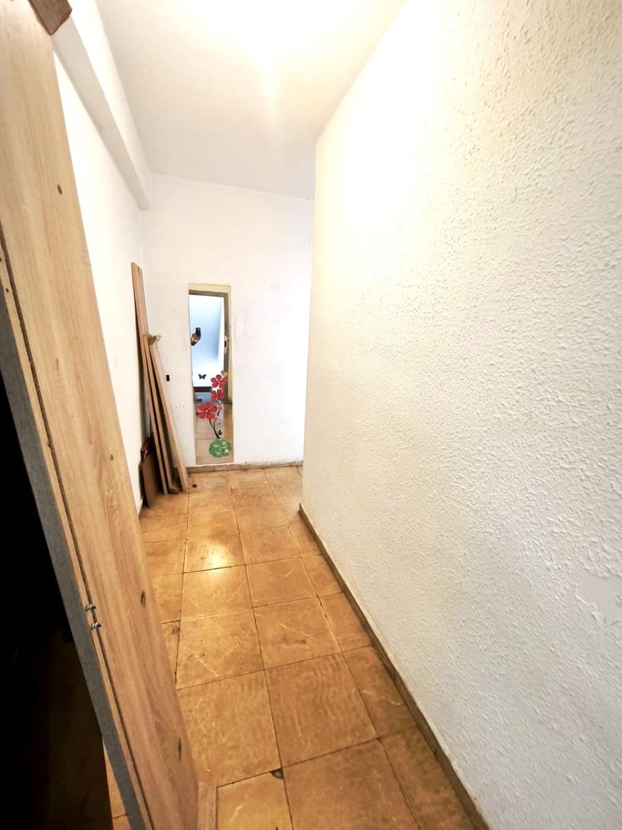 3 bedroom Flat for sale in L'Alcudia de Crespins - € 49,500 (Ref: 9965363)