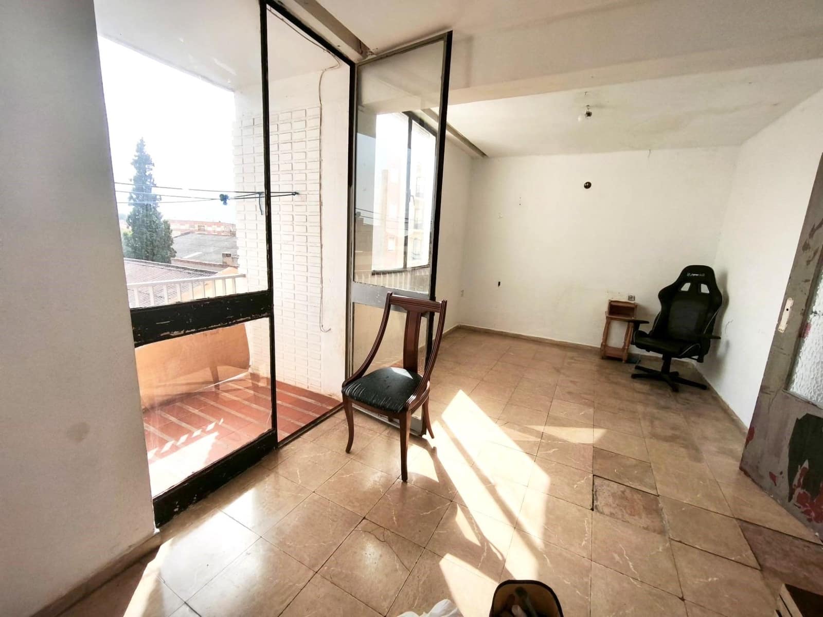3 bedroom Flat for sale in L'Alcudia de Crespins - € 49,500 (Ref: 9965363)