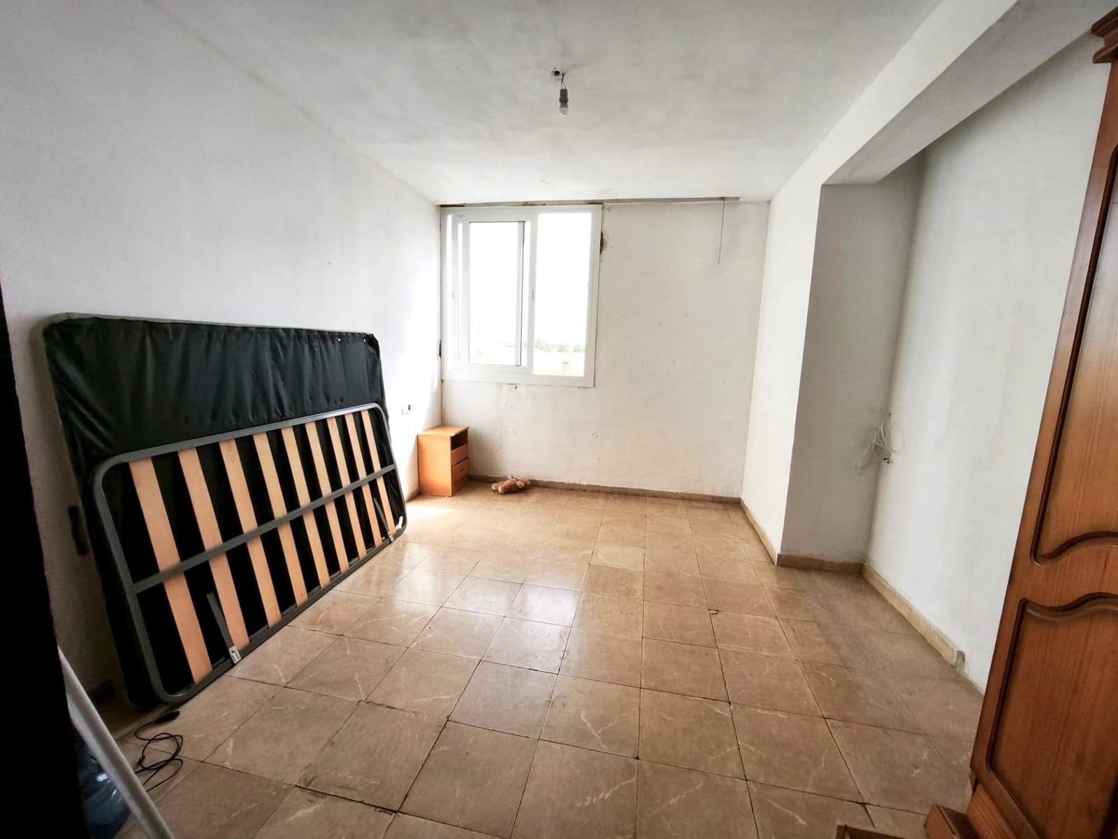 3 bedroom Flat for sale in L'Alcudia de Crespins - € 49,500 (Ref: 9965363)