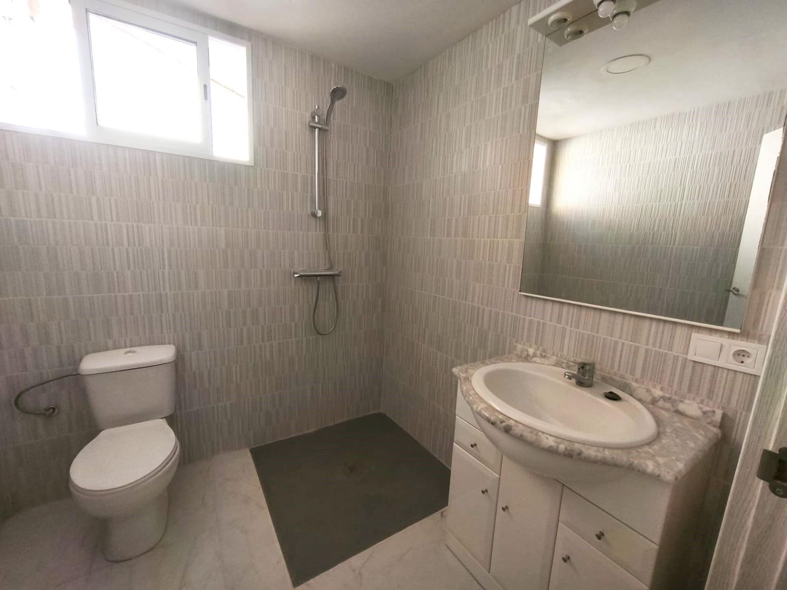 3 slaapkamer Flat te koop in Beniganim - € 145.000 (Ref: 9990798)