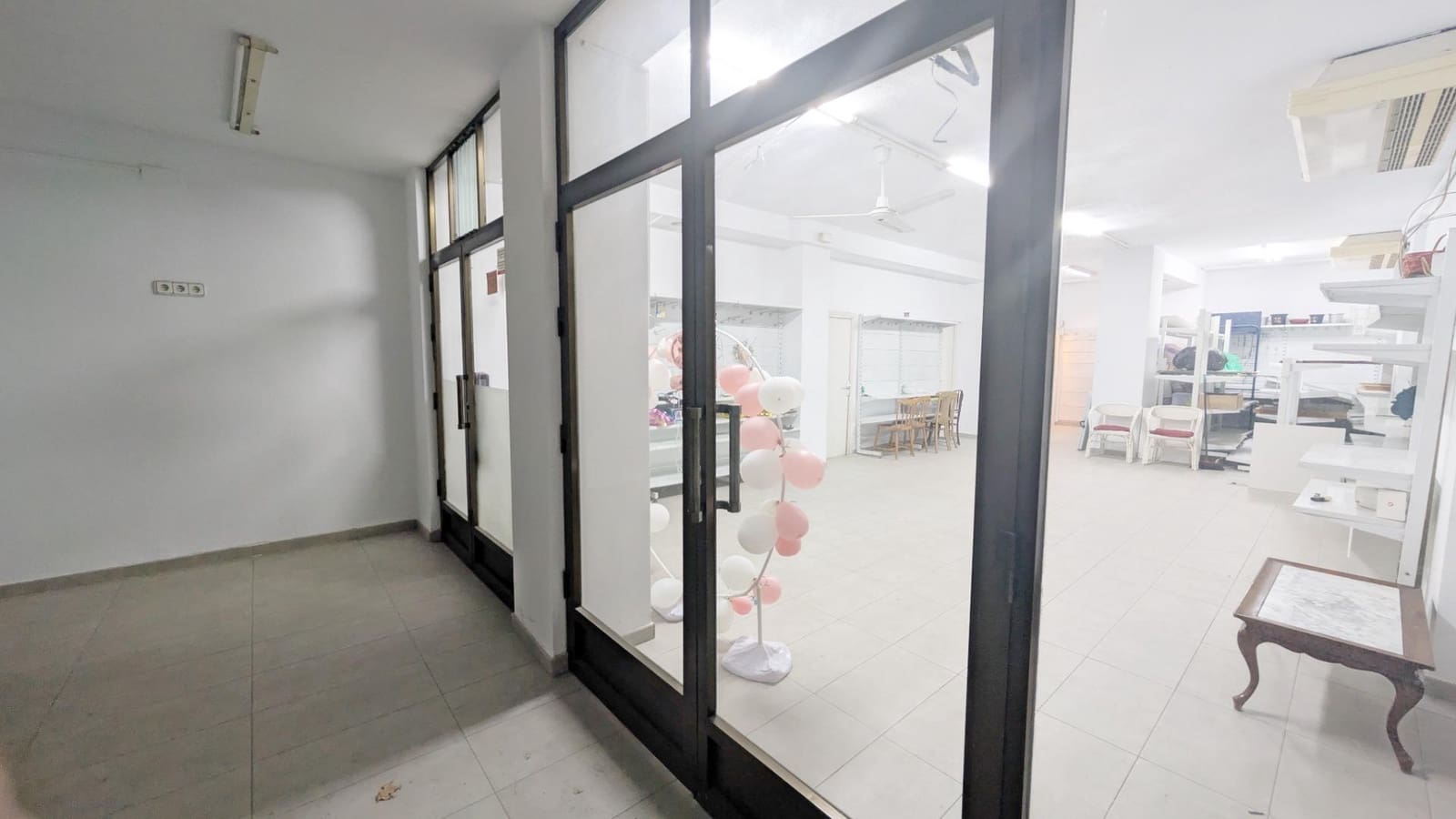 Gewerbe zu vermieten in Elche / Elx - 700 € (Ref: 9677971)