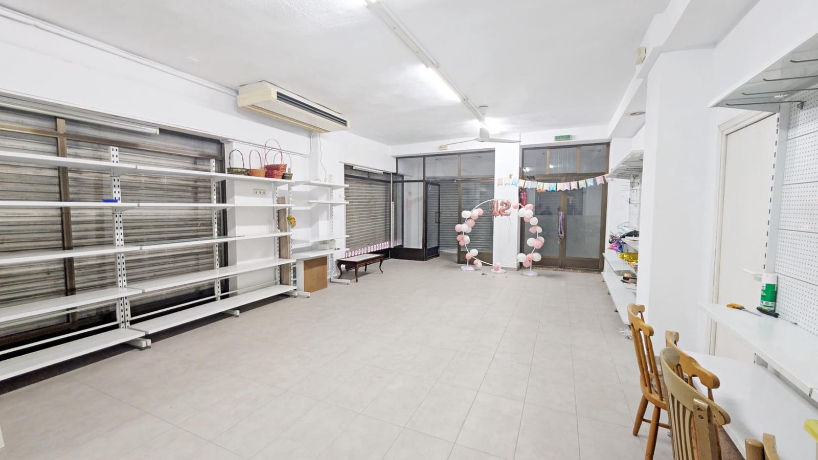 Gewerbe zu vermieten in Elche / Elx - 700 € (Ref: 9677971)