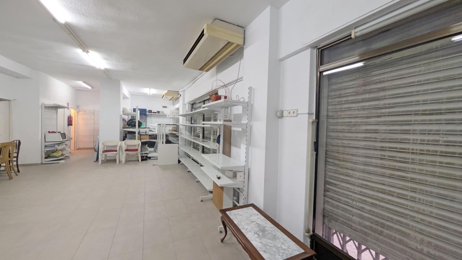 Gewerbe zu vermieten in Elche / Elx - 700 € (Ref: 9677971)