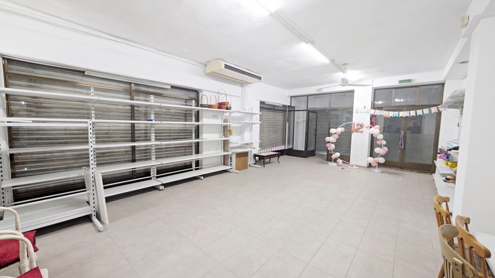 Gewerbe zu vermieten in Elche / Elx - 700 € (Ref: 9677971)