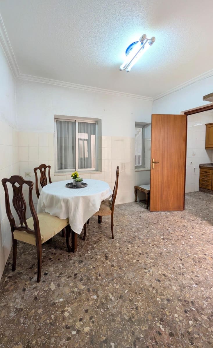 3 quarto Apartamento para venda em Elche / Elx - 120 000 € (Ref: 9677973)